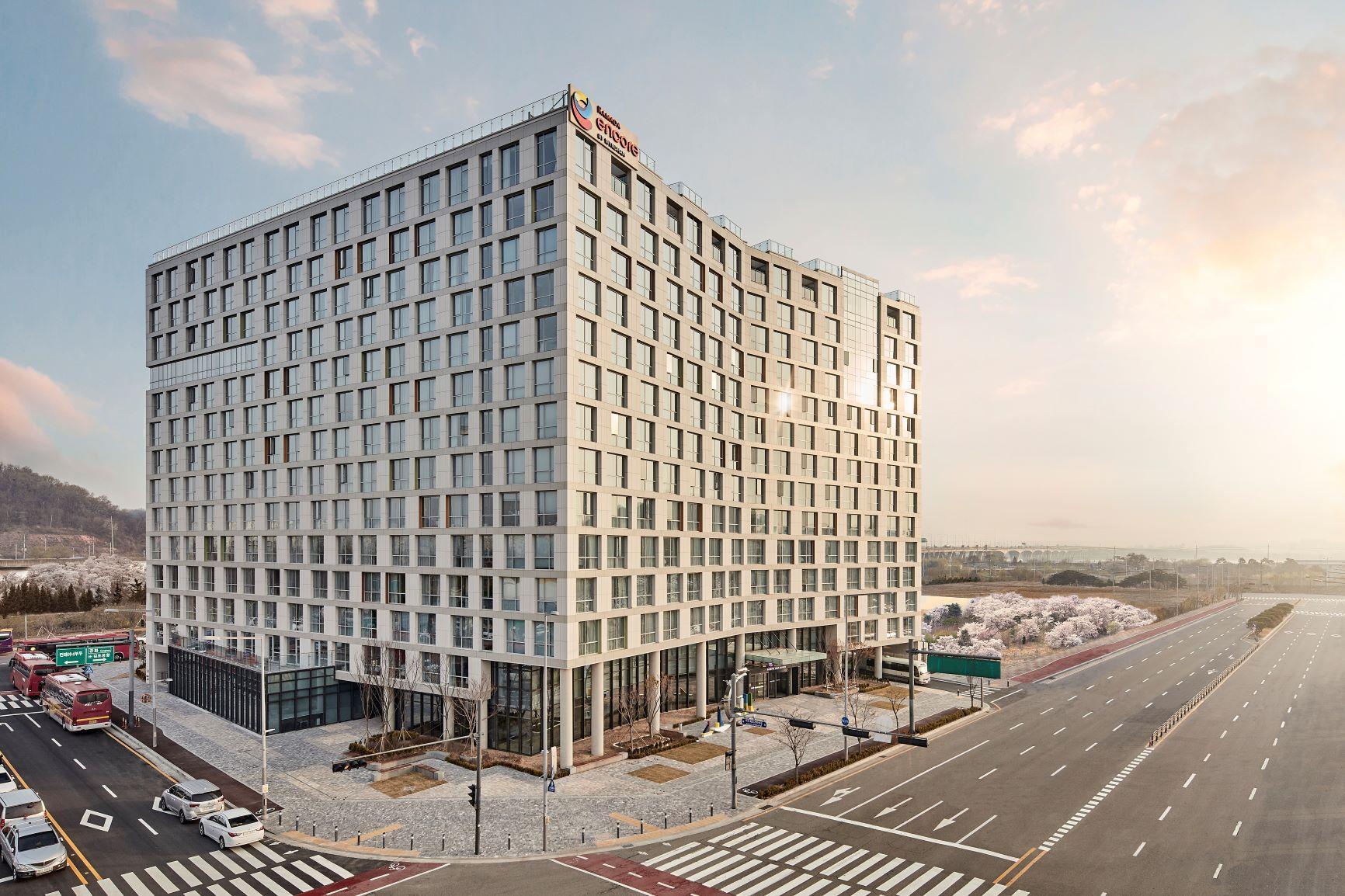 Ramada Encore By Wyndham Gimpo Han River Hotel Exterior photo