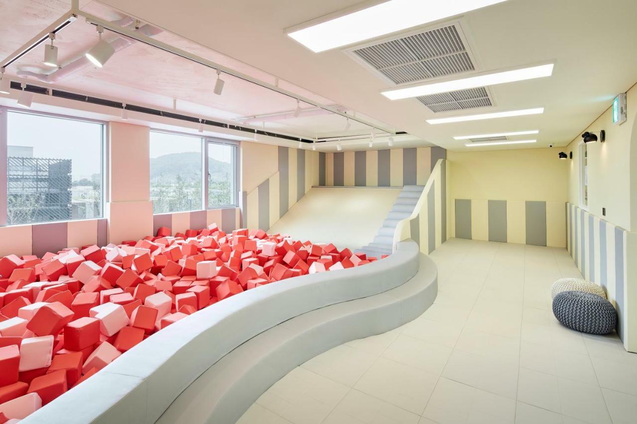 Ramada Encore By Wyndham Gimpo Han River Hotel Exterior photo